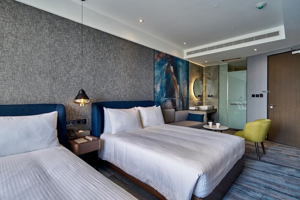 Deluxe, Triple, 1 Double and 1 Single Bed