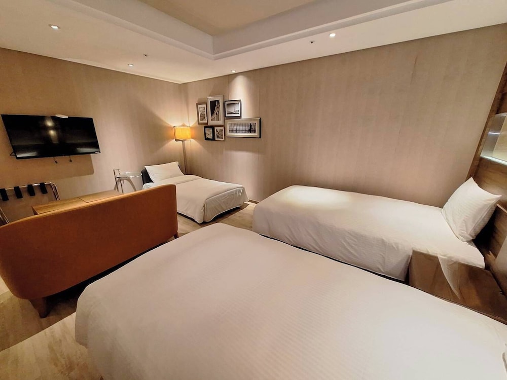 Green World Station Hotel 27/67