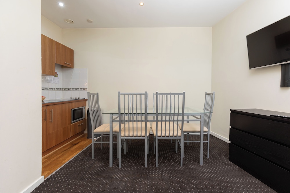 Grand Plaza Serviced Apartments 71/76