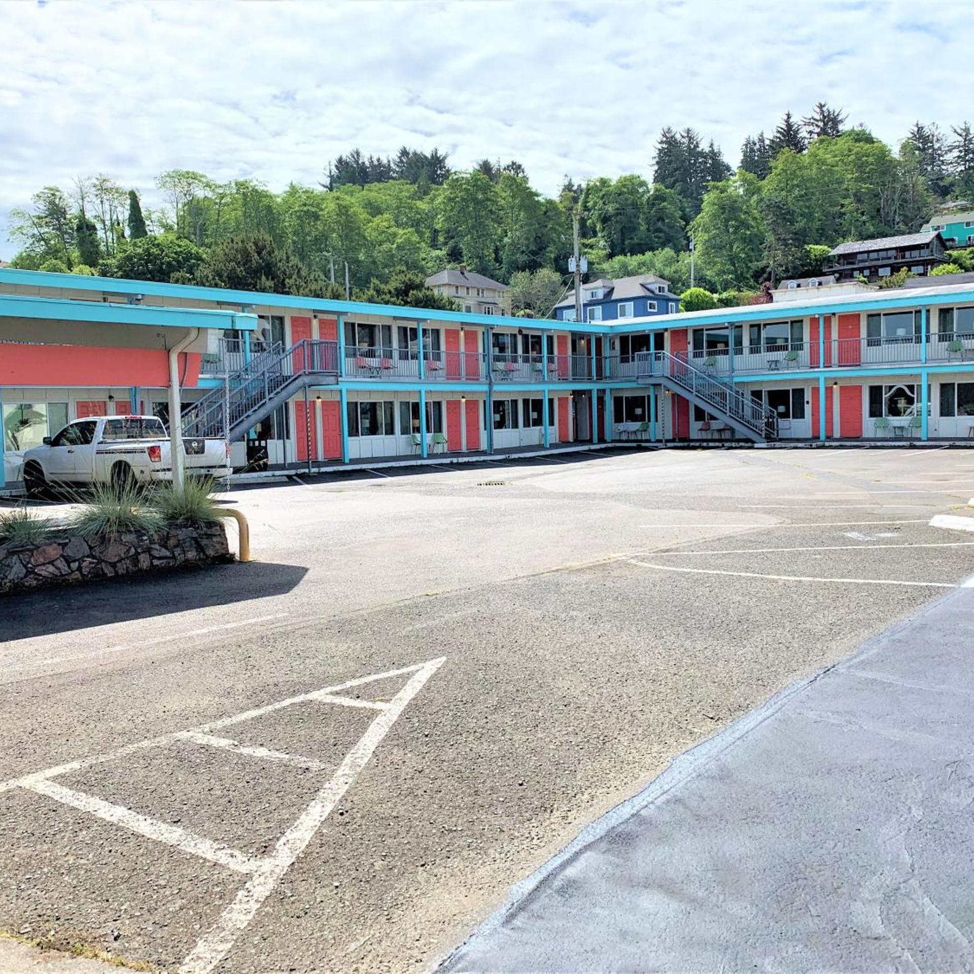 Atomic Motel 27/33