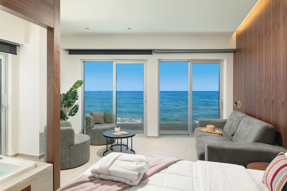 Elia Sea Suites 30/72