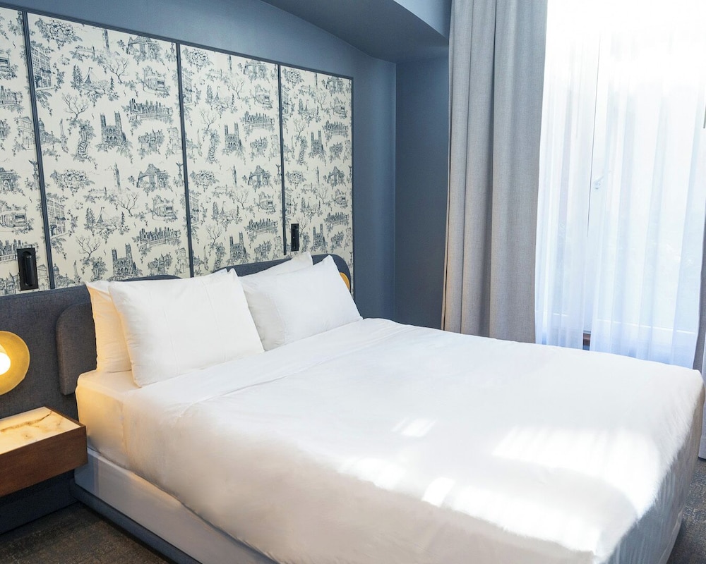 Superior, Suite, Apartment, Queen Bed, Sofa