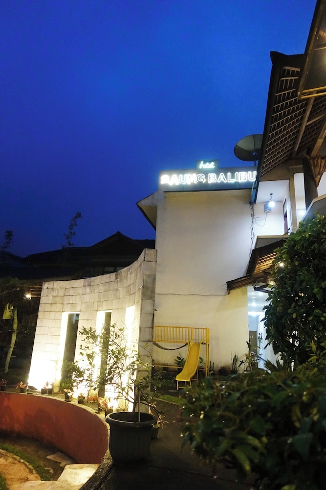 Saung Balibu Hotel 8/68