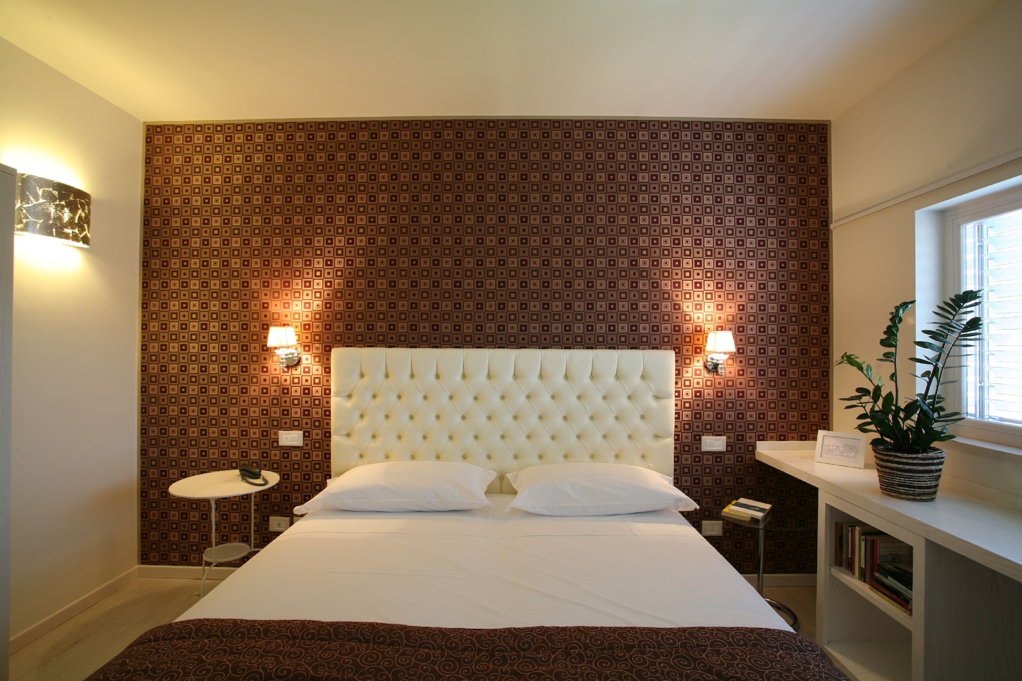 2 BEDROOMS, ECONOMY, DOUBLE OR TWIN BED, CITY VIEW