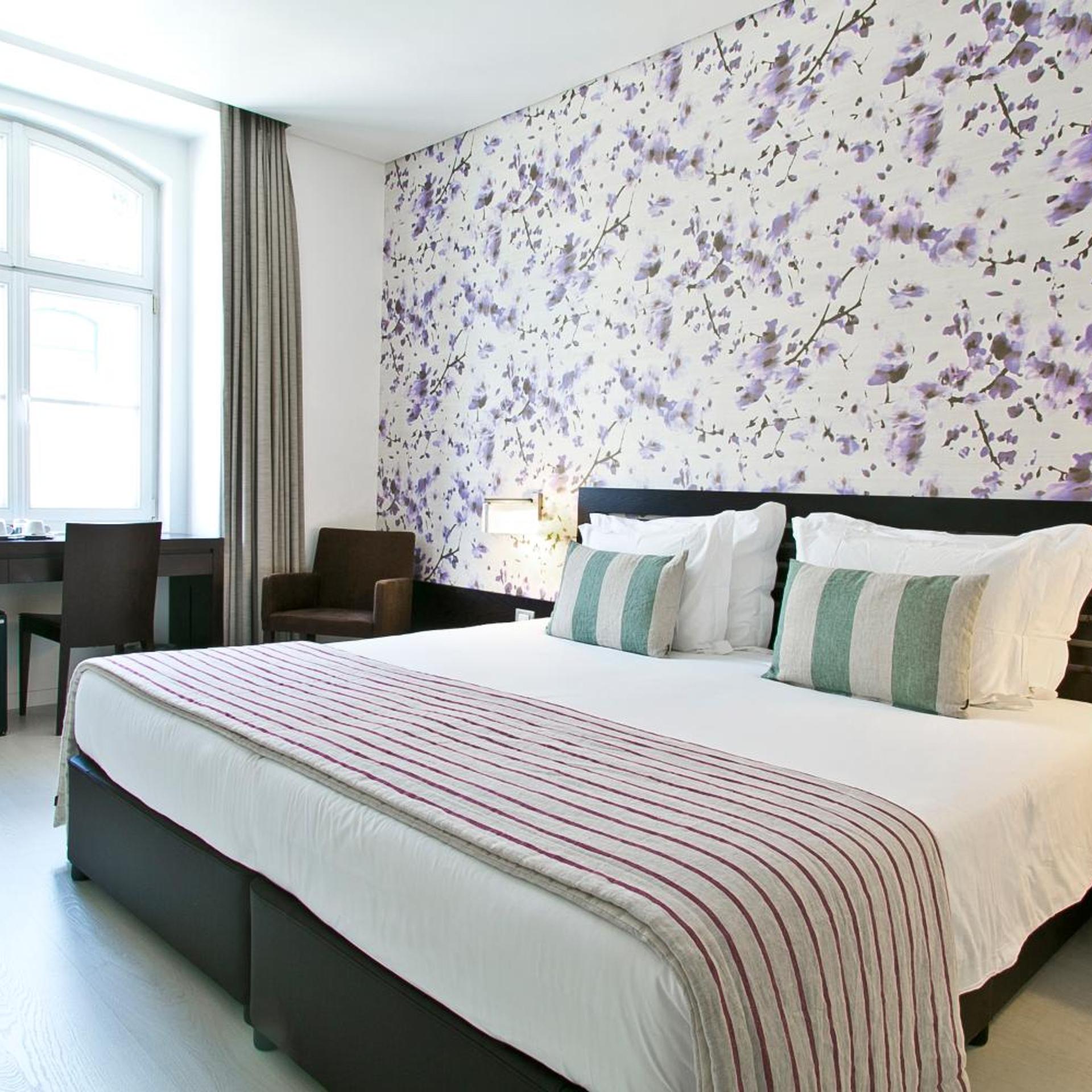 Standard, Double Bed, Street View، Internacional Design Hotel 2/9
