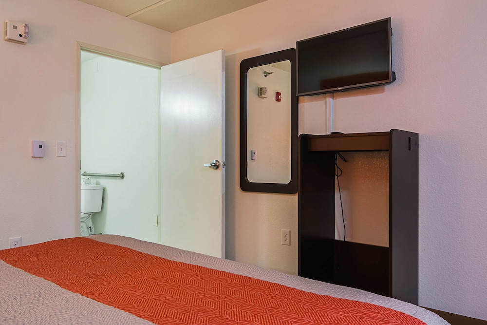 Motel6 Tucker, GA - Atlanta Northeast 10/52