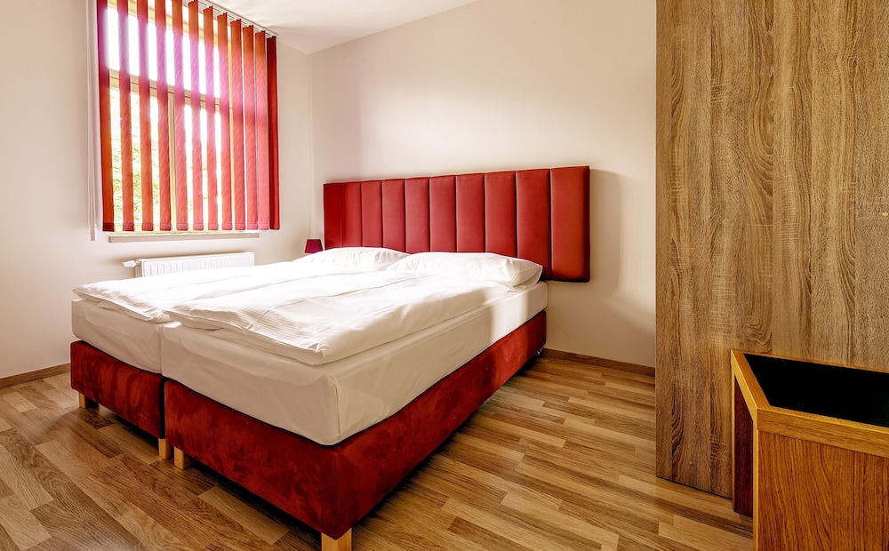 2 BEDROOMS, APARTMENT