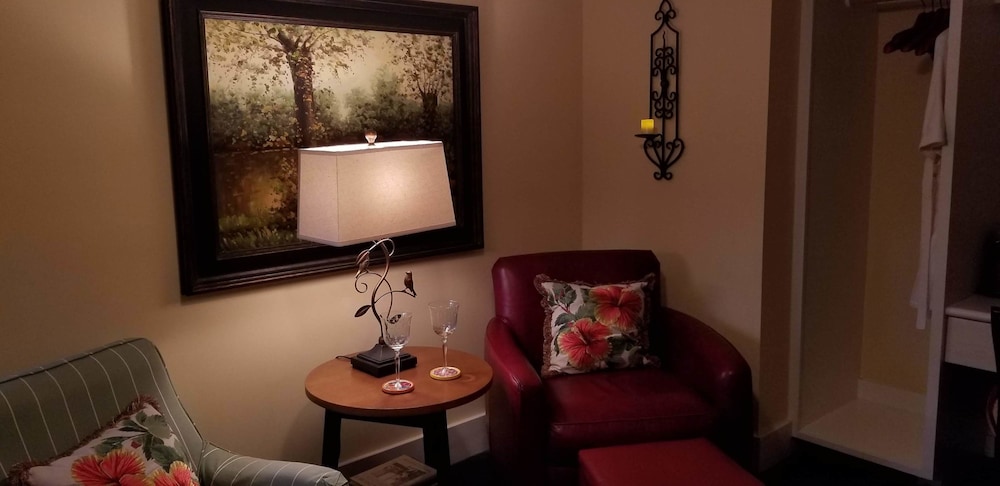 Inn at Clearwater Pond 22/51
