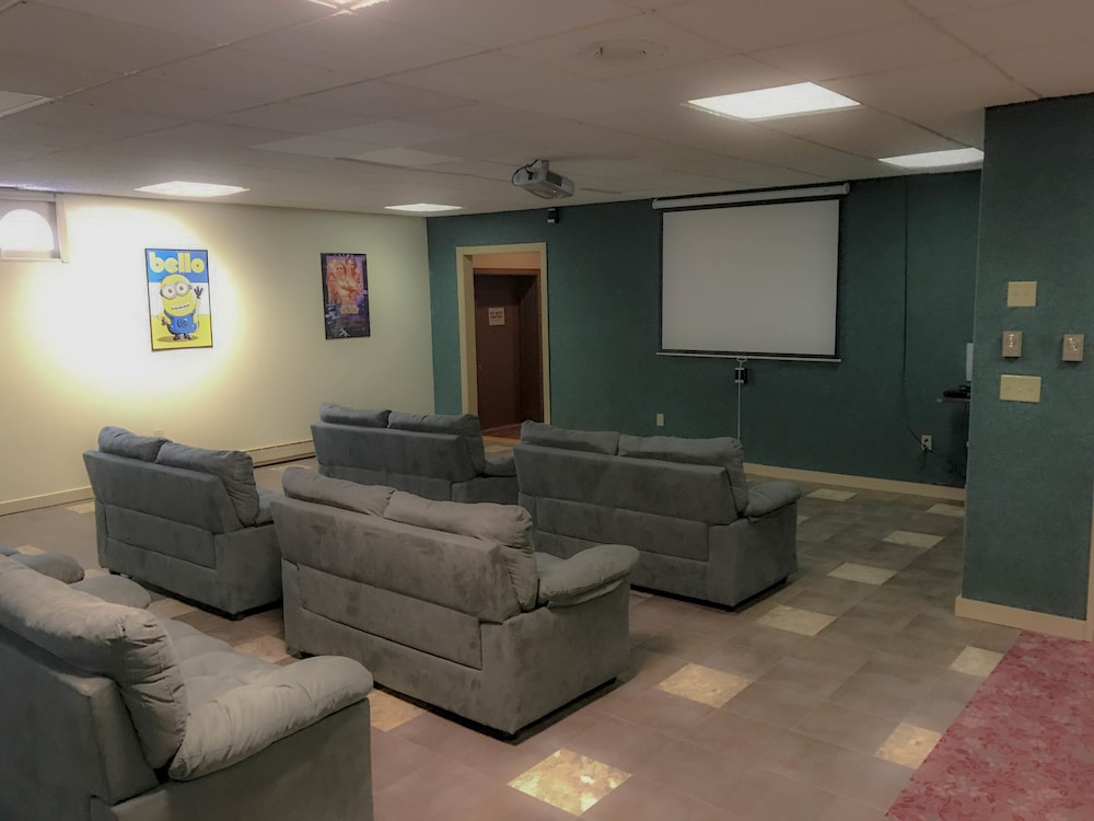 Carriage House Country Club 24/50