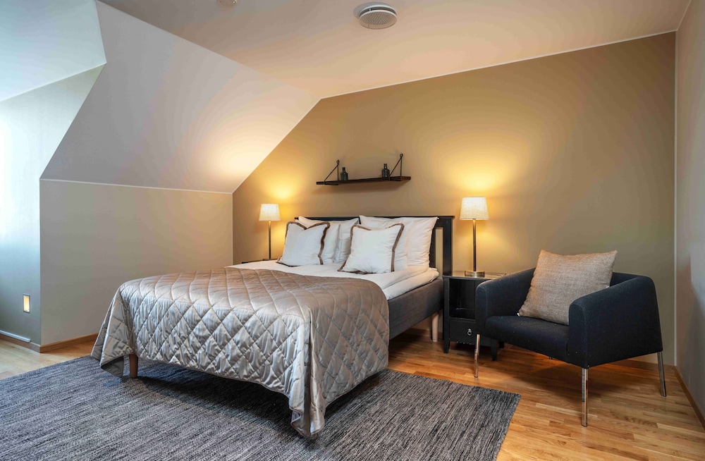 STUDIO, SUITE, DOUBLE BED