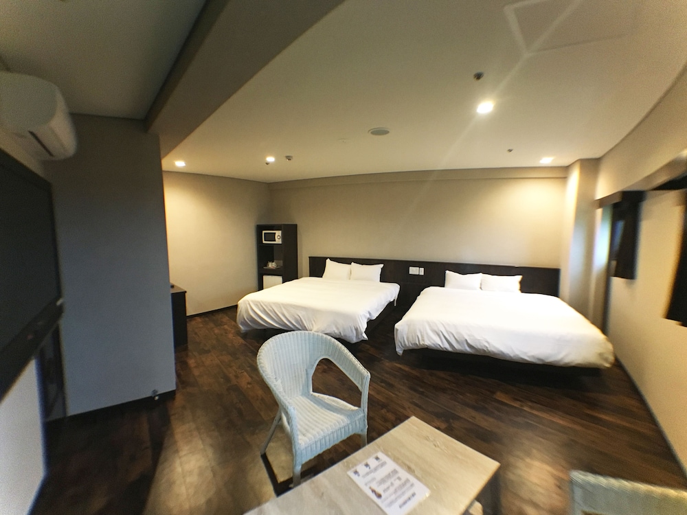 Rycom Crystal Hotel 9/59
