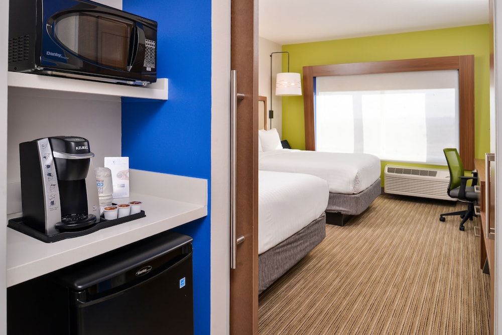 HOLIDAY INN EXPRESS & SUITES VAN HORN 25/65