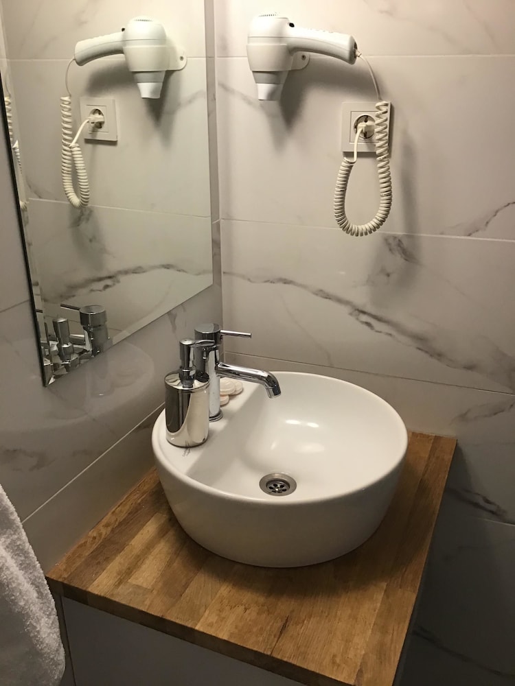 Otel Balca 42/43