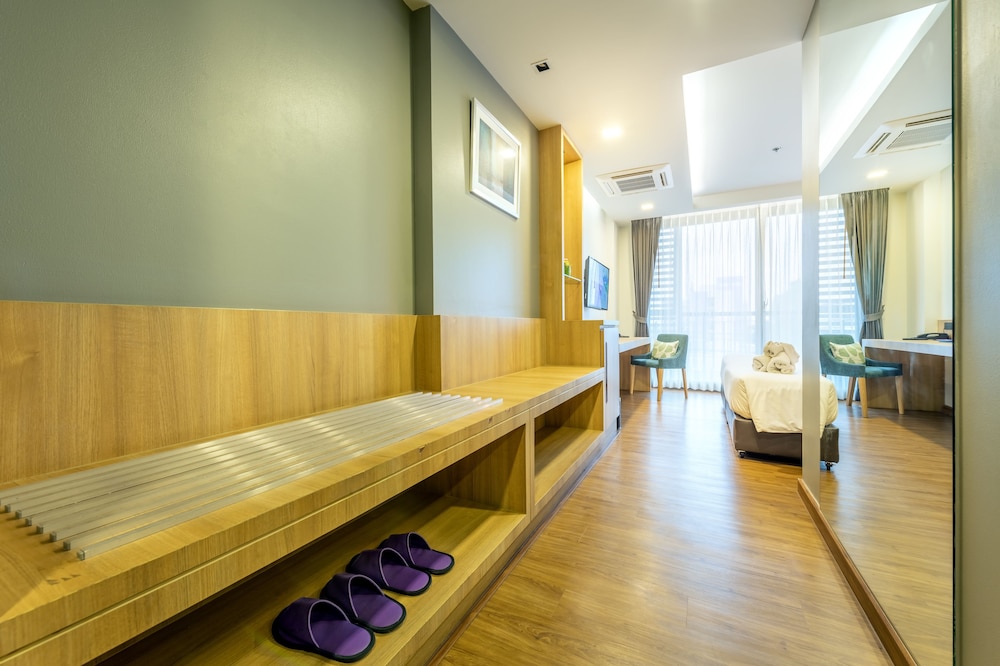 Plaai Prime Hotel (ex D Varee Diva Central Rayong) 8/71