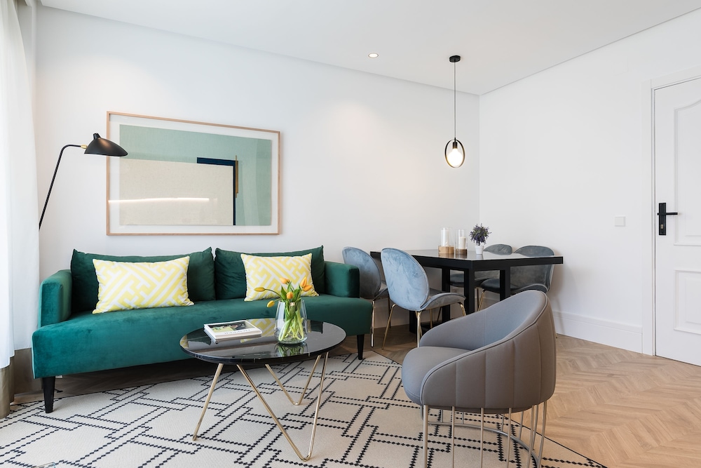 Feelathome Waldorf Suites Apartments 20/40