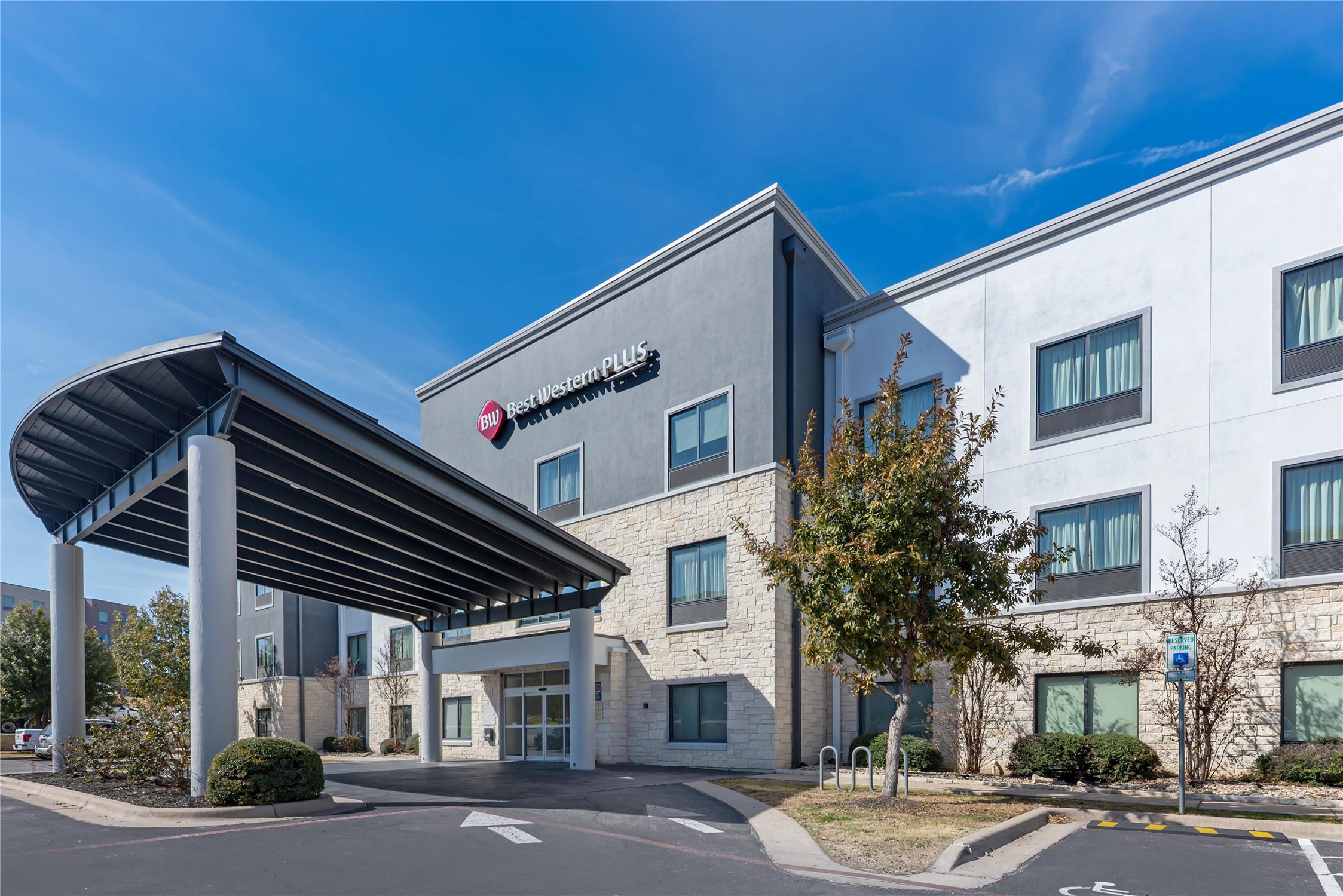 Best Western Plus Austin Airport Inn and Suites 26/31