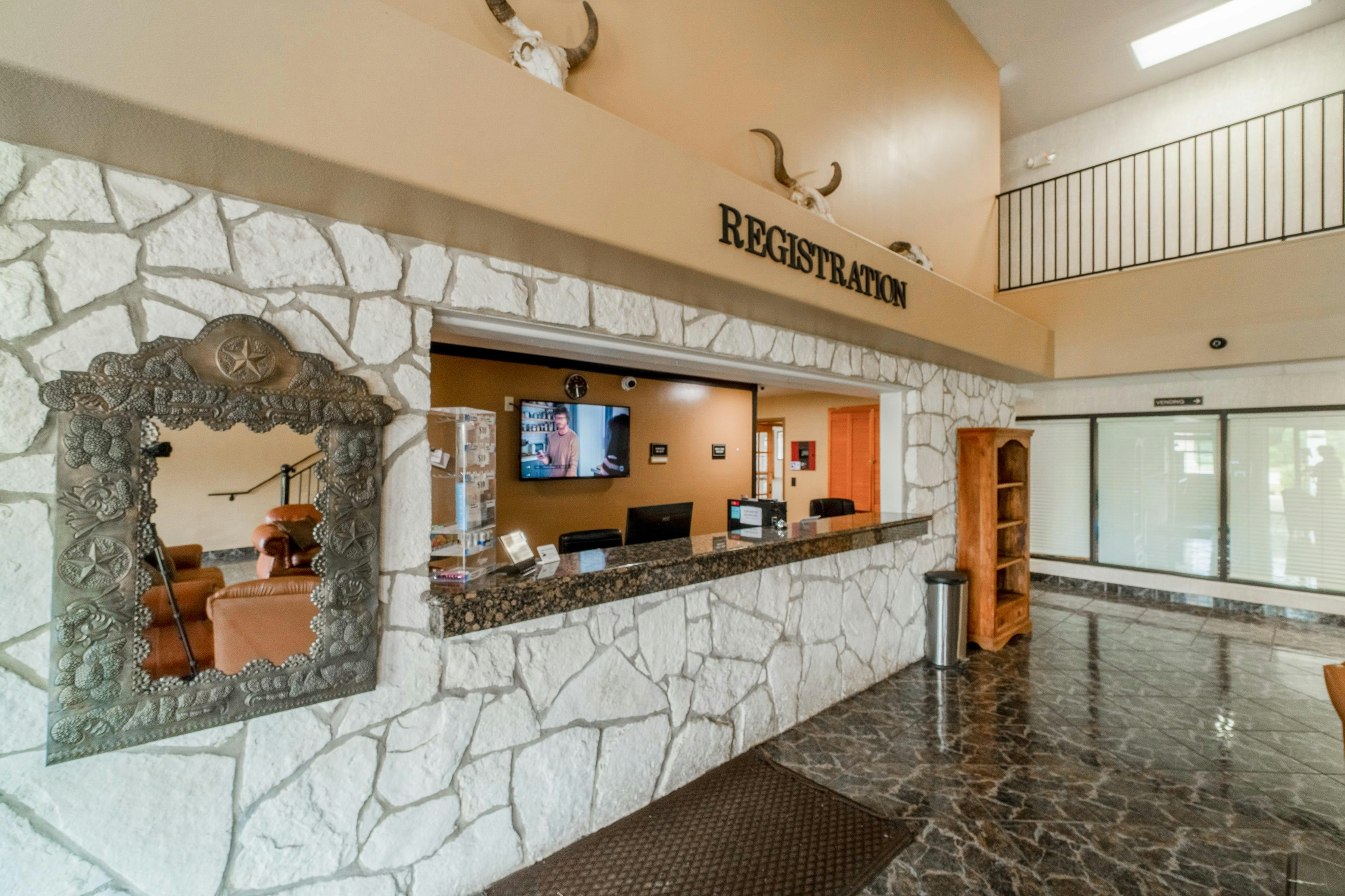 Days Inn & Suites by Wyndham Beeville 5/42