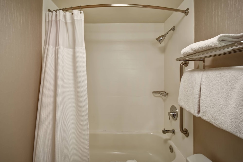 Springhill Suites Atlanta Kennesaw 12/38