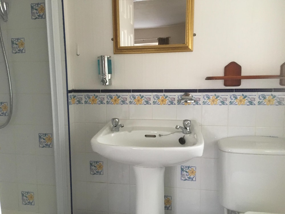 Grove House Guest House 4/34