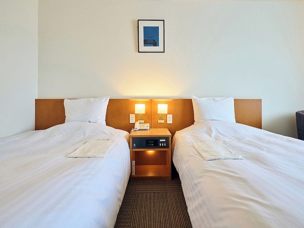 ROOM, TWIN BEDS