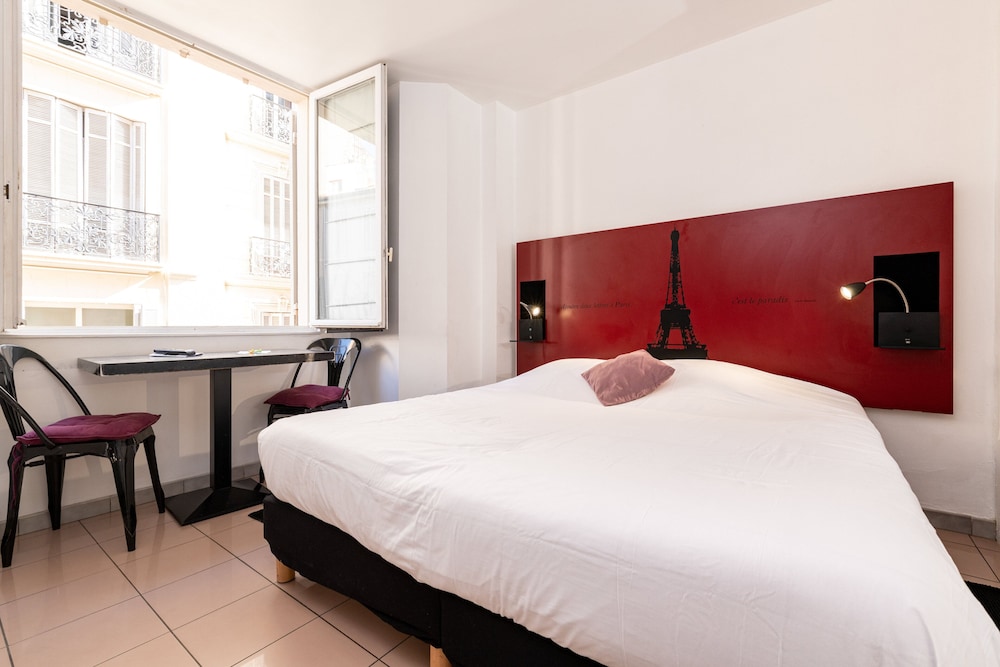 CELENYA HOTEL 29/68