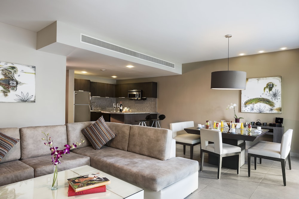 The Fives Beach Hotel - A la Carte All Inclusive 32/50