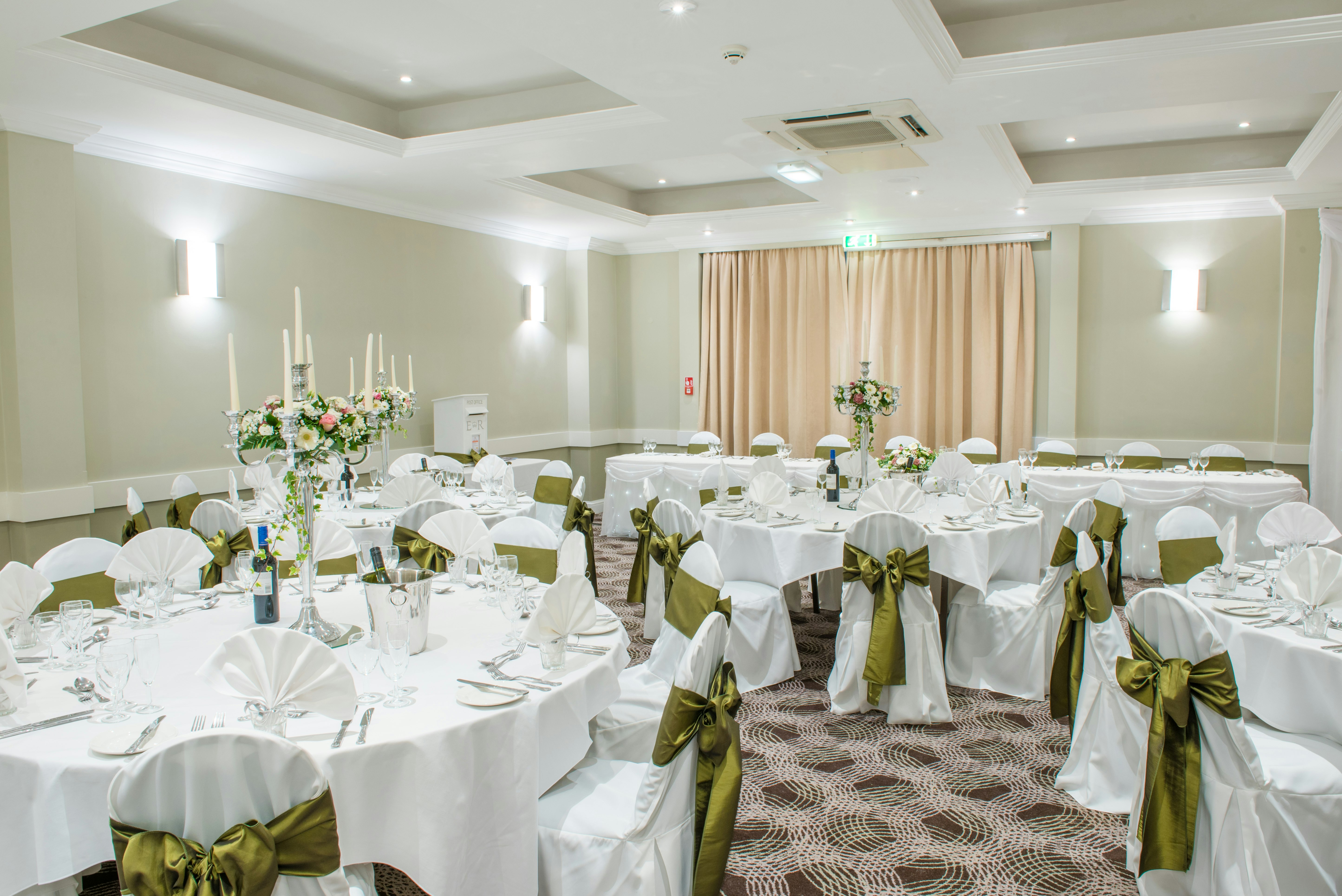 Holiday Inn Cardiff North M4 Jct 32, an IHG Hotel 25/27