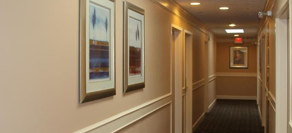 Red Lion Inn & Suites photo5