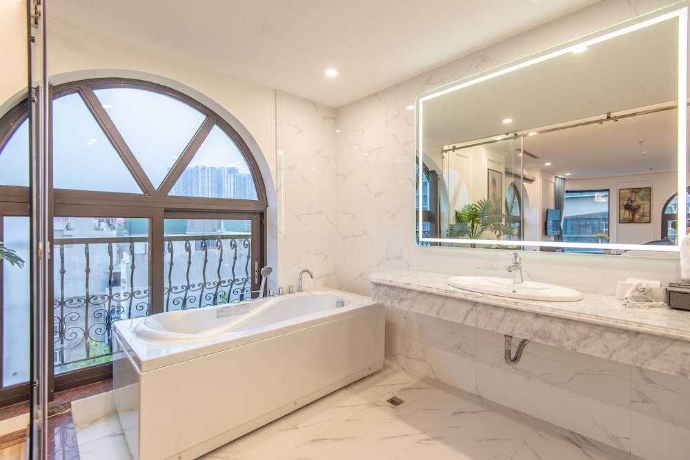 Reyna Luxury Hotel 50/50
