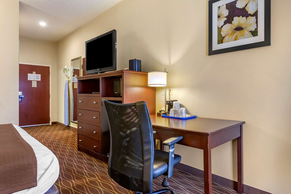 Best Western Plus Springfield Airport Inn 36/39