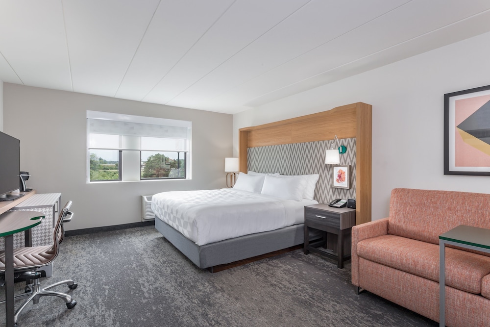 Holiday Inn Columbus an IHG Hotel (ex. Comfort Inn and Suites) 27/58