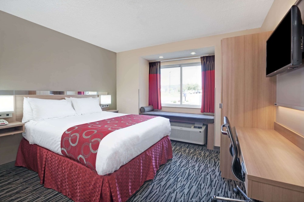Microtel Inn & Suites By Wyndham Charleston Wv 13/37