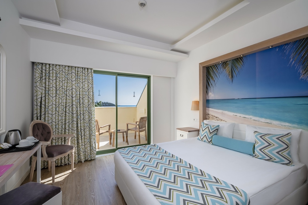 Hotel Iz Flower Side Beach 17/50