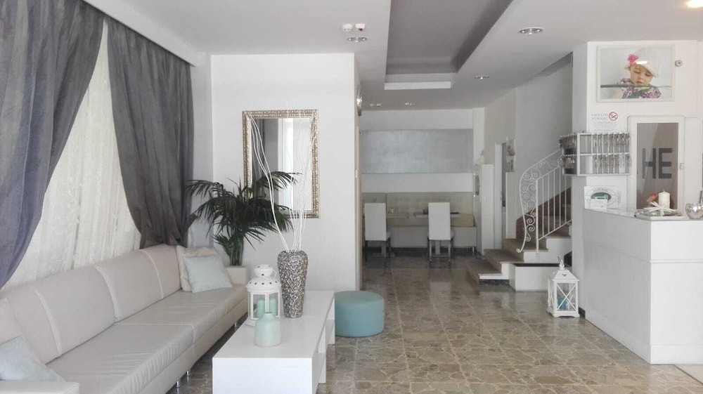 Ermeti Hotel 25/40