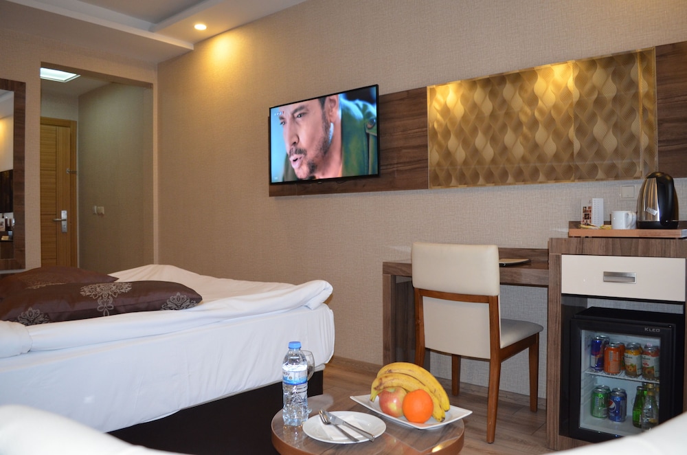 Otel Le Grand 11/22