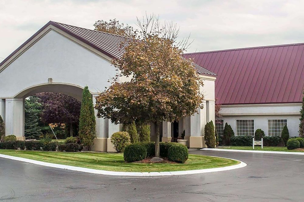 Days Inn by Wyndham Austintown 1/41