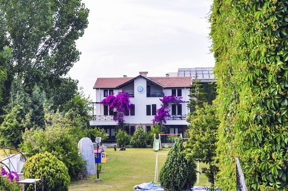 Belkon Hotel 71/72