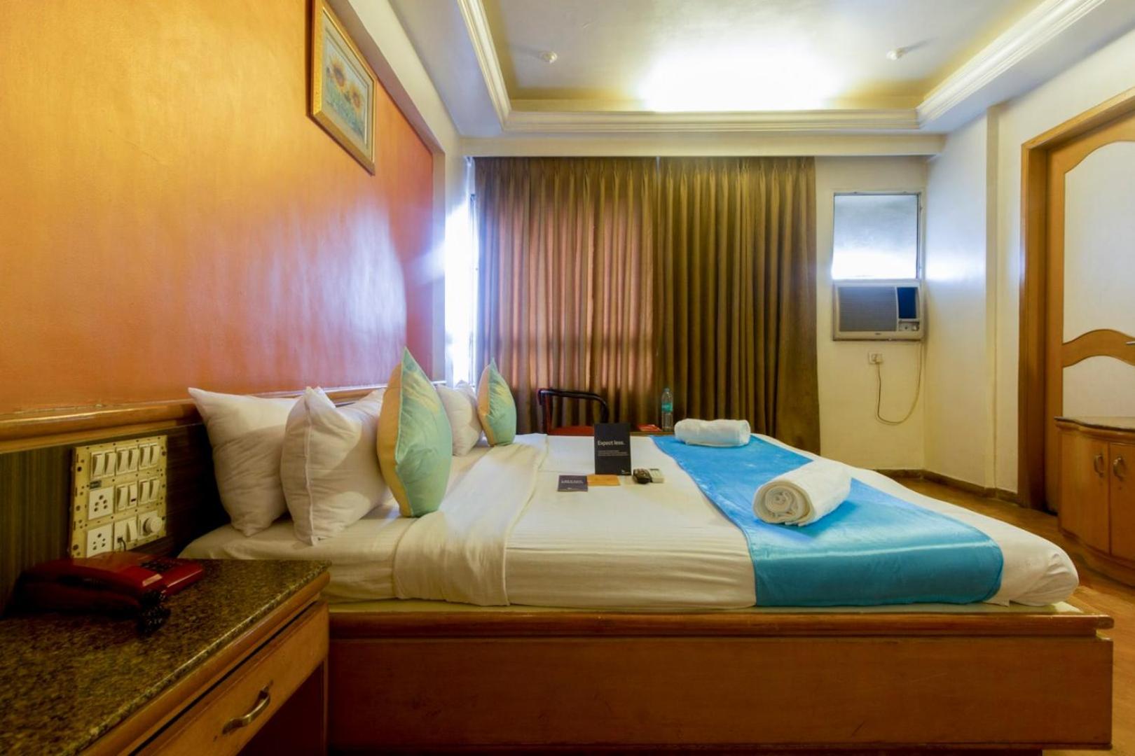 Oyo 17243 Hotel Celebration Inn 19/29