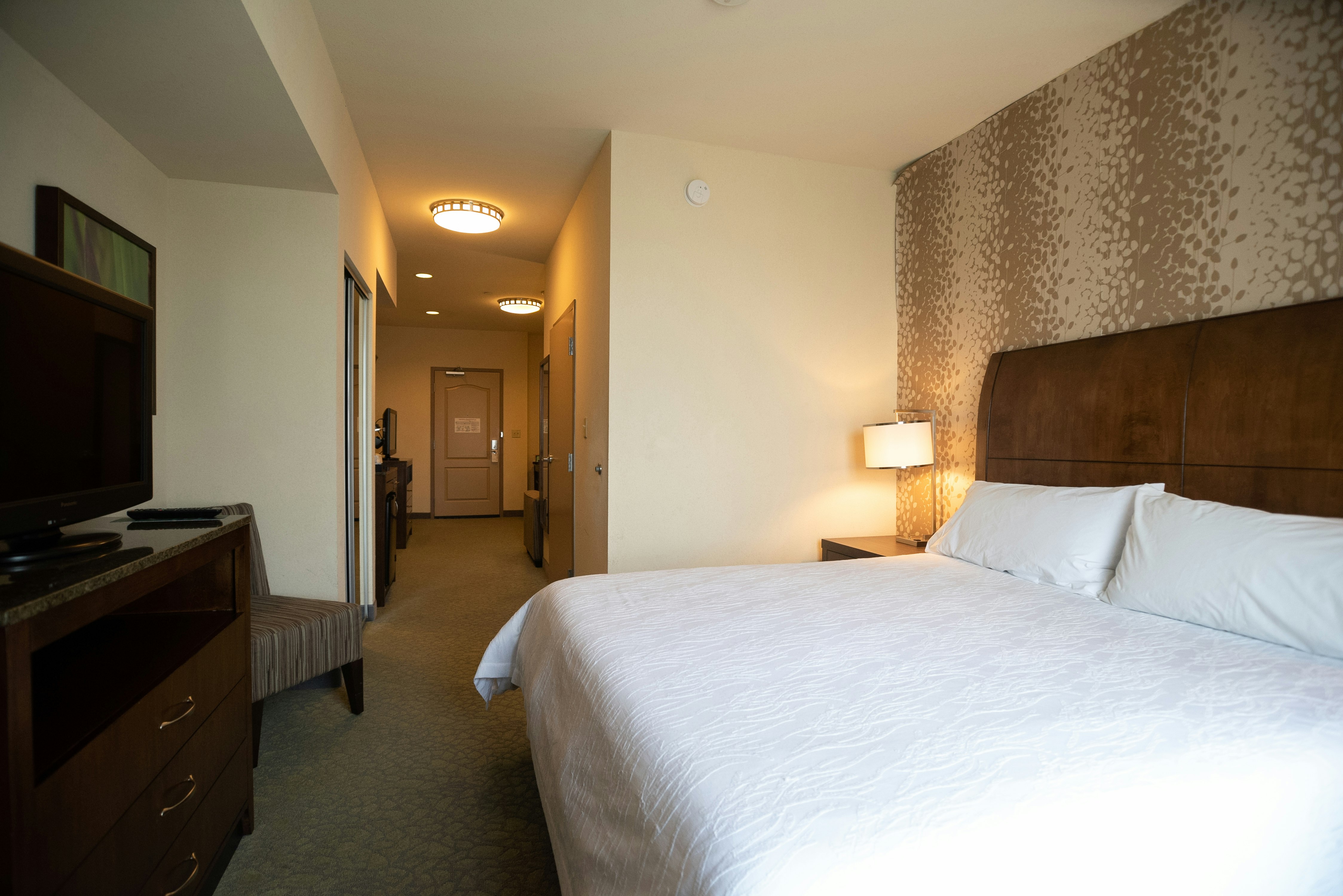 Evolution, King Bed