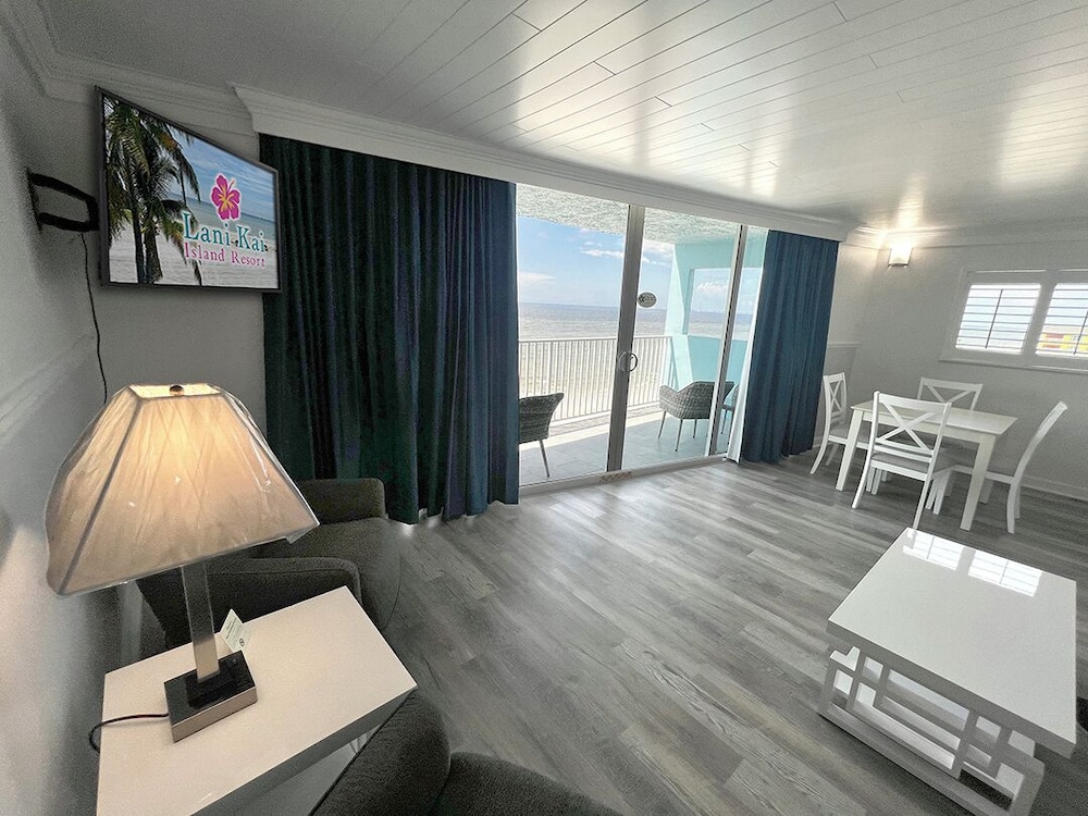 Lani Kai Beachfront 22/50