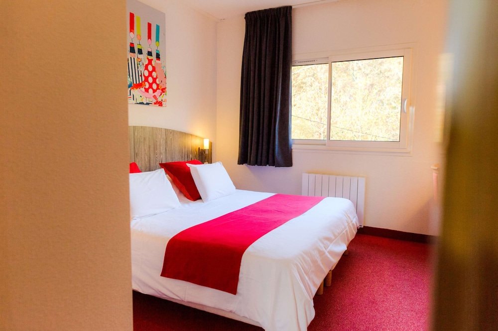 Hotel Kyriad Quimper Pont L Abbe 17/45