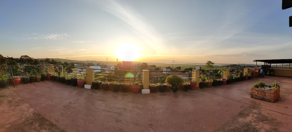 Pulickal Airport Hotel 46/50