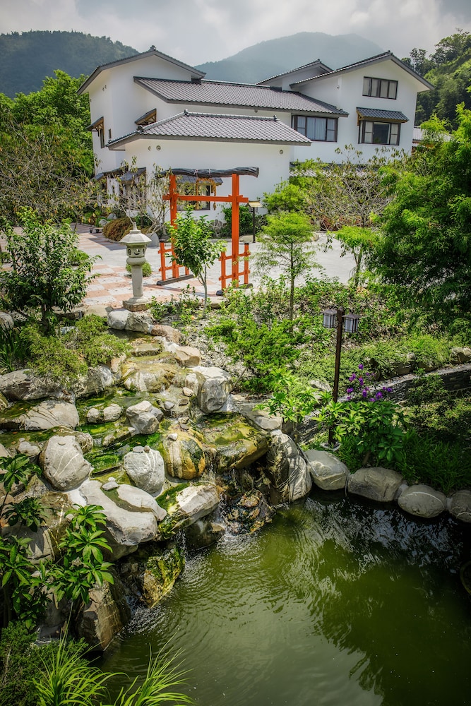 Huaman Hot Spring Villa 61/68