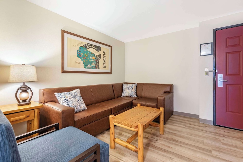 Three Bears Waterpark Resort Near Tomah, an Ascend Collection Hotel 31/50