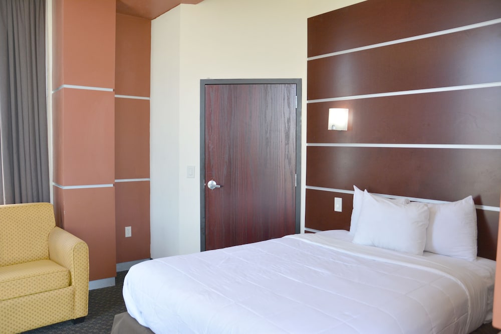 Days Inn Suites By Wyndham Milwaukee 5/40