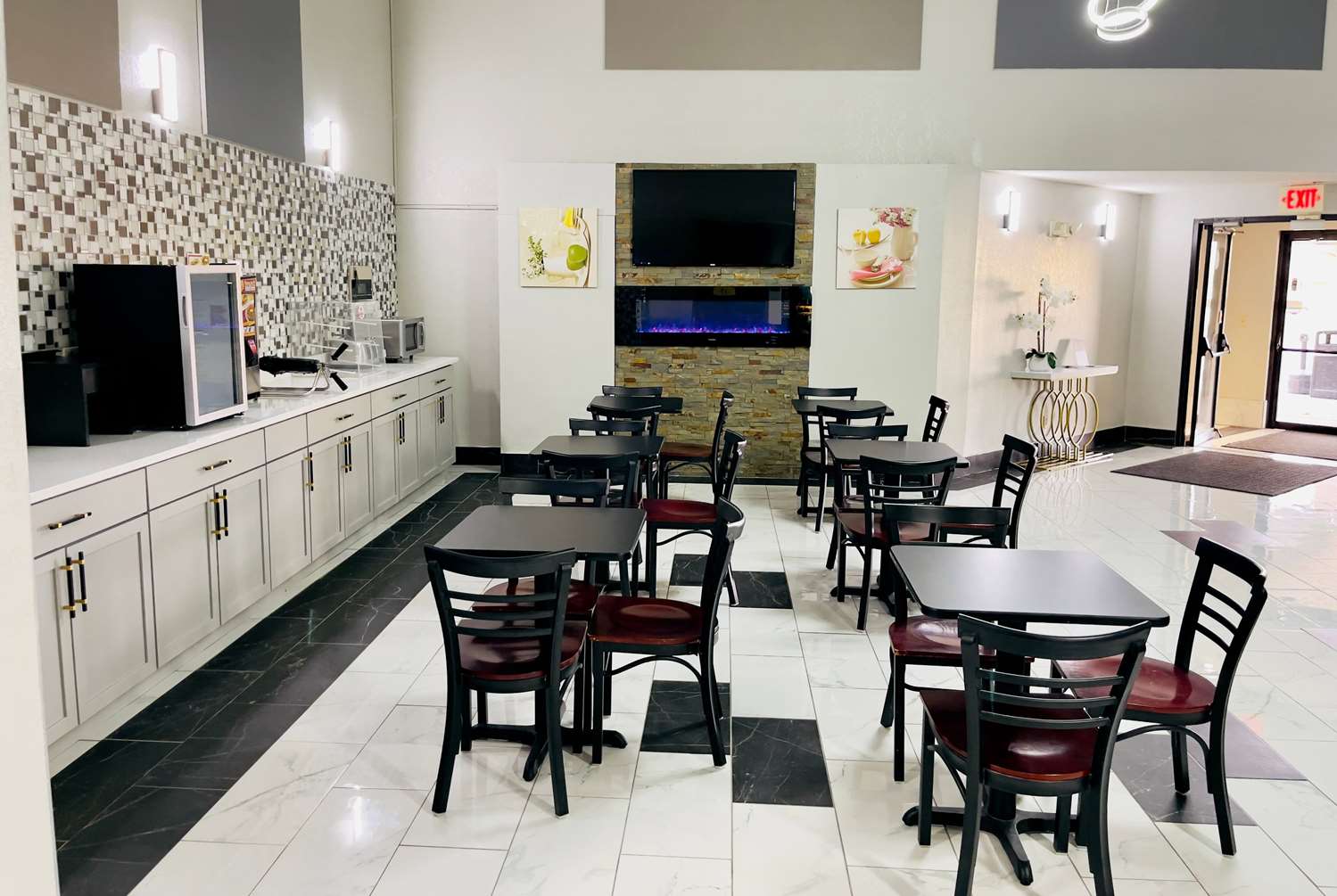 Super 8 By Wyndham Shakopee 21/29