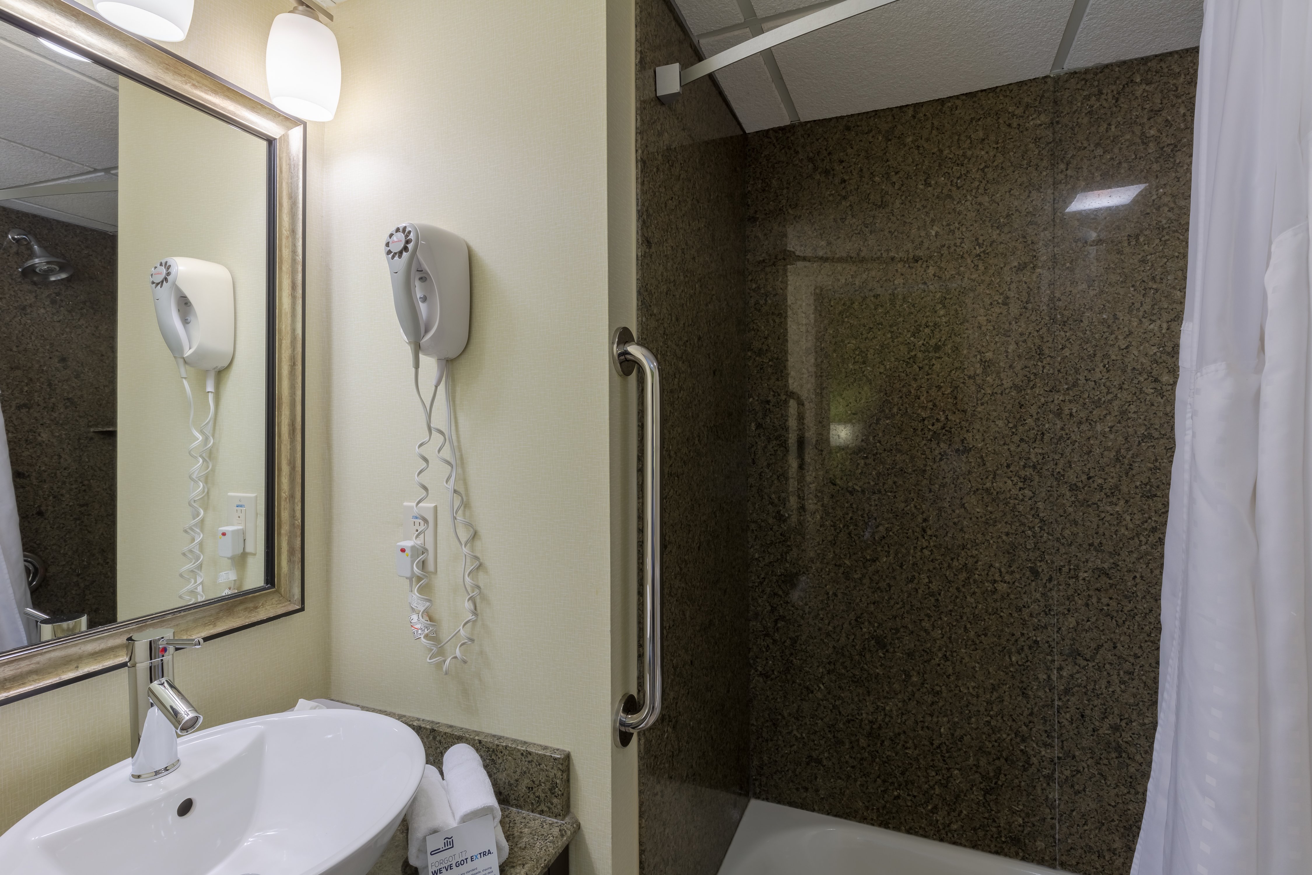 Holiday Inn Express And Suites Atlanta Downtown 46/48