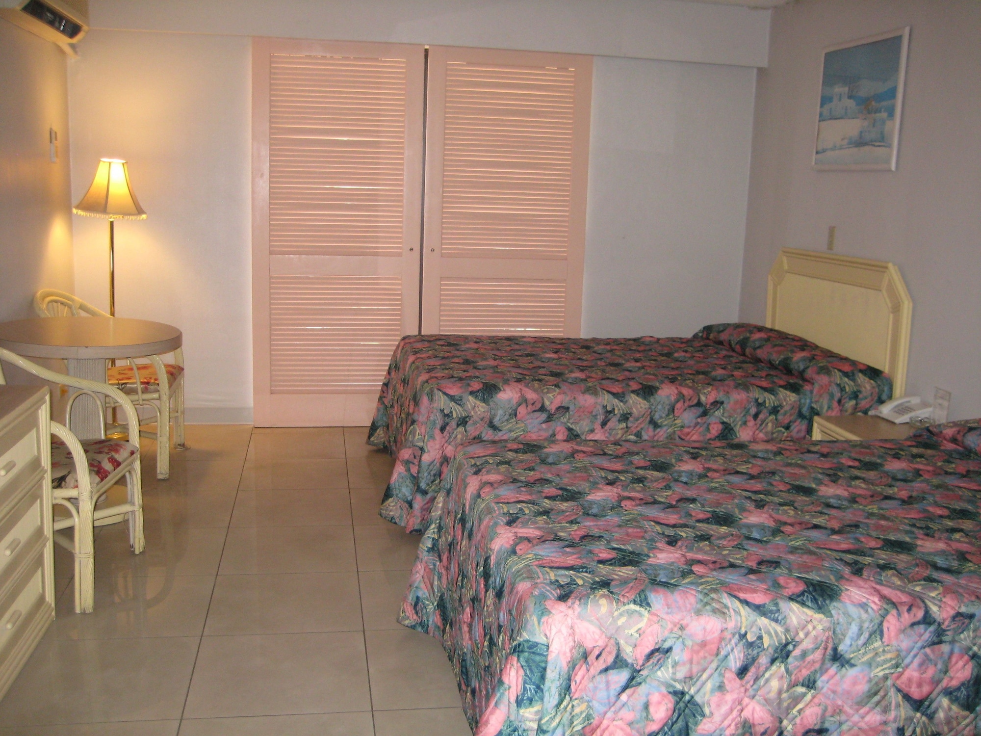 STANDARD, 2 DOUBLE BEDS, OCEAN VIEW