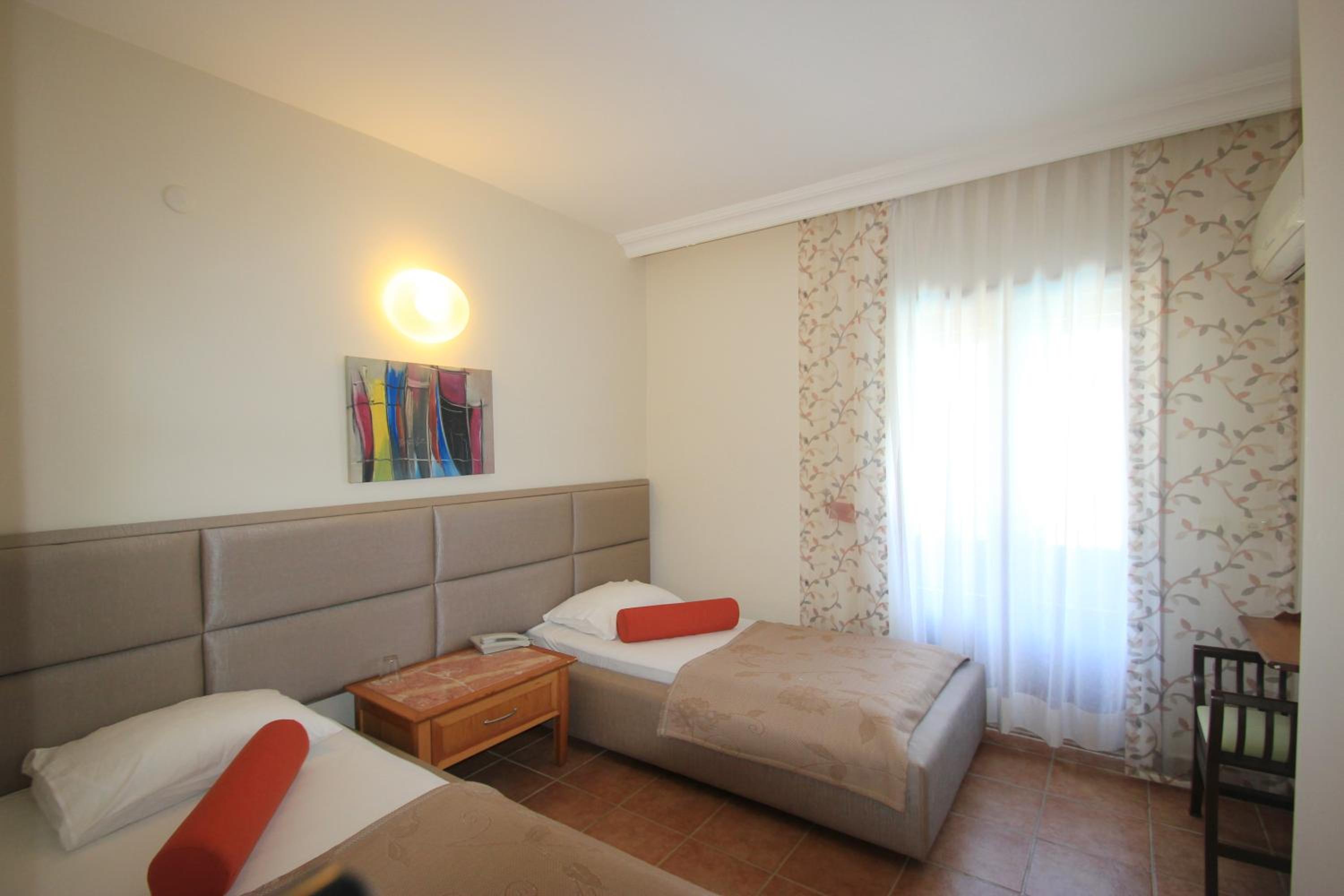 Room, Mountain View, No Balcony