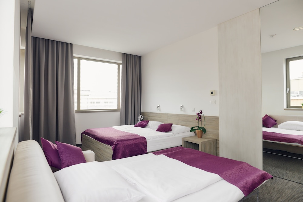 غرفة سوبيريور بسريرين منفصلين مع أريكة، Meksiko Hotel 2/10